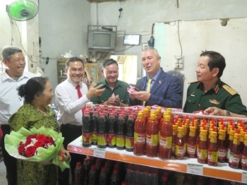 Belgian Embassy and VAVA visited and worked in Dong Nai province