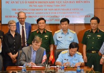 Việt Nam và Hoa Kỳ ký thỏa thuận về dự án xử lý dioxin tại sân bay Biên Hòa