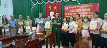 Trung ương Hội hỗ trợ, tặng quà cho nạn nhân chất độc da cam ở một số tỉnh phía Nam
