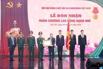 Lễ đón nhận Huân chương Lao động hạng Nhì và Chương trình giao lưu nghệ thuật “Hành trình hy vọng” nhân kỷ niệm 65 năm Thảm họa da cam ở Việt Nam