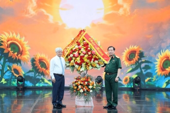 Chương trình Giao lưu nghệ thuật “Theo Ánh Bình Minh” – lan tỏa nghị lực và yêu thương