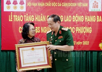 Supporting Vietnamese AO victims