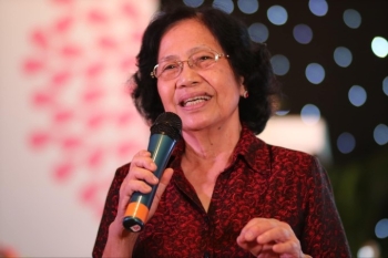 Giáo sư Nguyễn Thị Ngọc Phượng được trao giải 